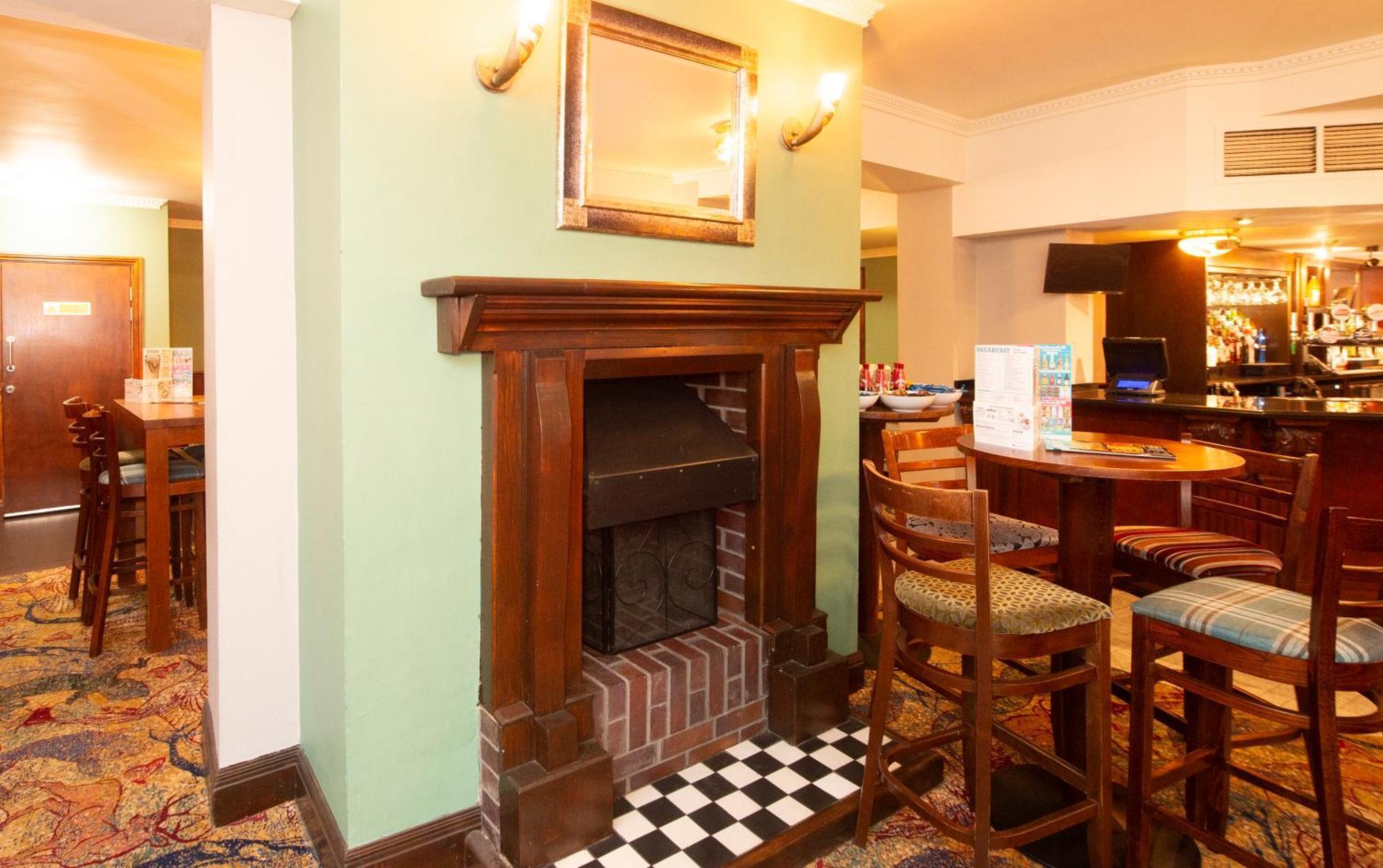 The Shrewsbury Hotel Wetherspoon Esterno foto