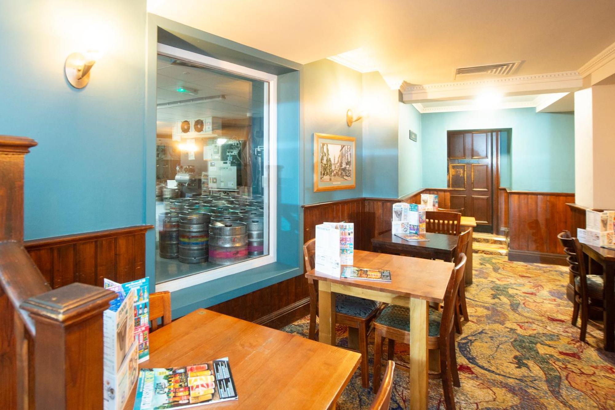 The Shrewsbury Hotel Wetherspoon Esterno foto